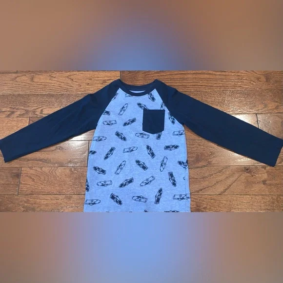 Boys 5T Cozy Bundle – Fleece Jacket, Dino Tops, Cars Tee & Mickey Slippers 9/10 - Picture 11 of 13